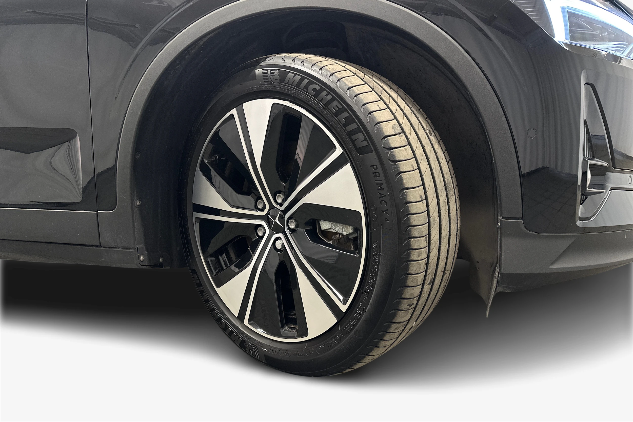 musta Polestar 2 2024 kuva 12.
