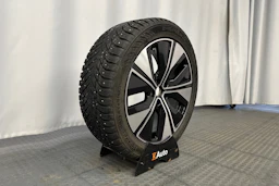 musta Polestar 2 2024 kuva 13.