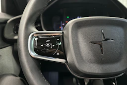 musta Polestar 2 2024 kuva 15.