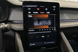 musta Polestar 2 2024 kuva 23.