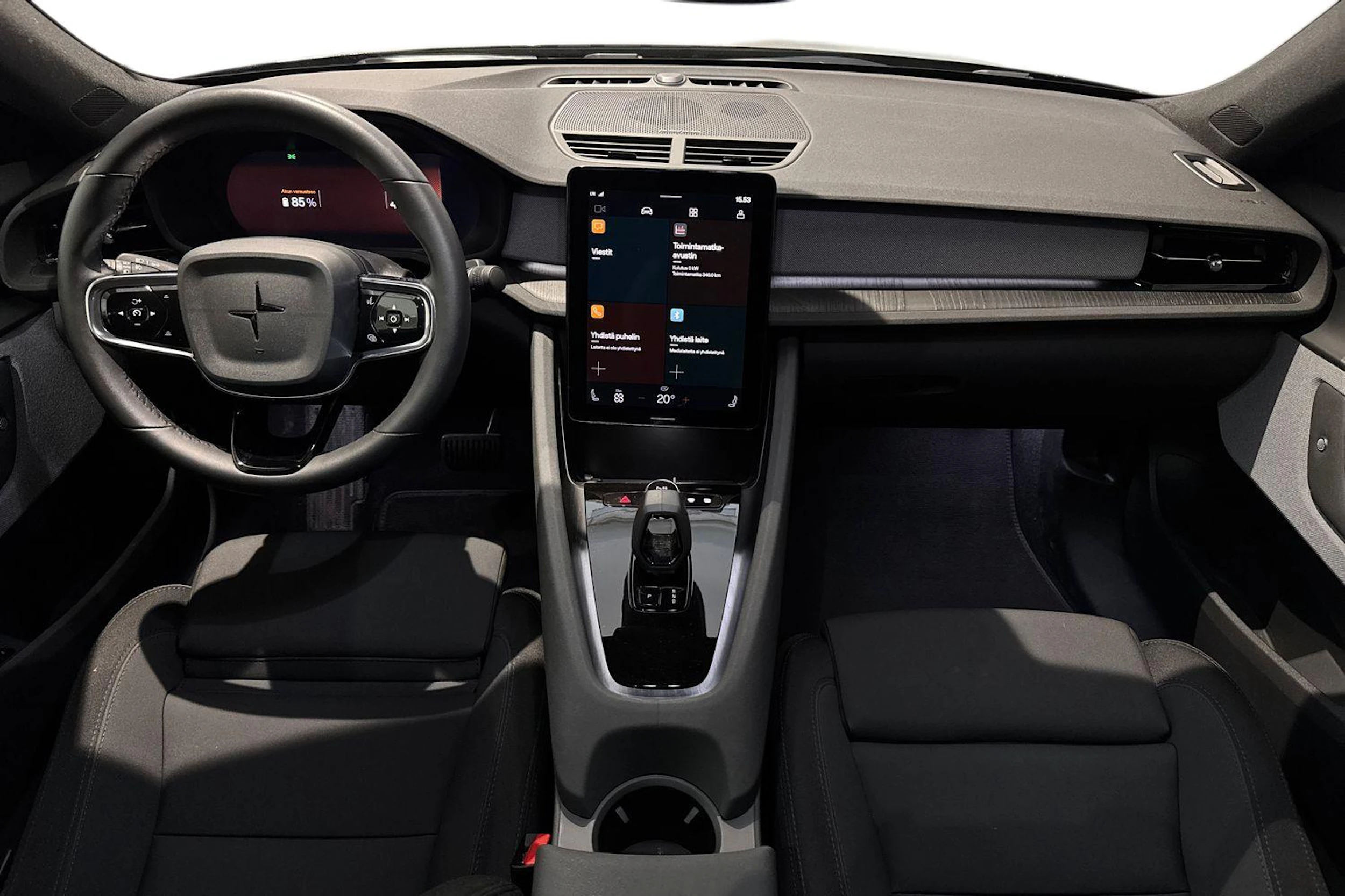 musta Polestar 2 2024 kuva 7.