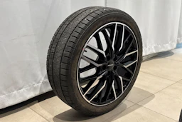 musta Polestar 2 2024 kuva 11.