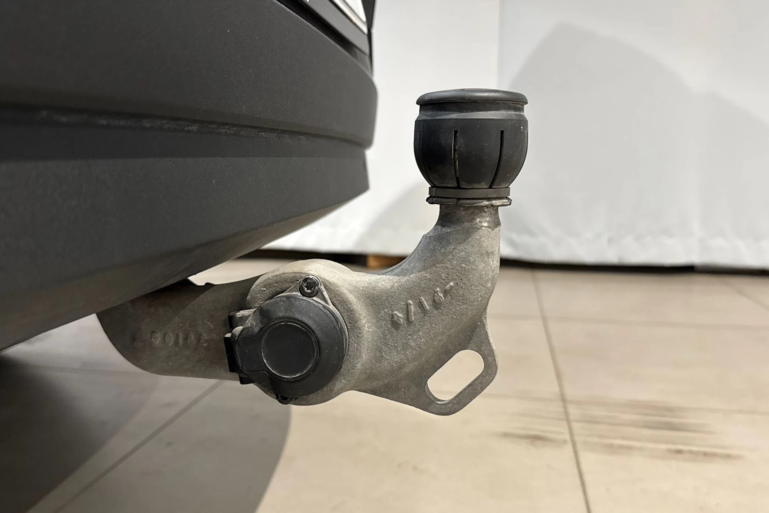 musta Polestar 2 2024 kuva 15.
