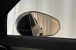 musta Polestar 2 2024 kuva 29.