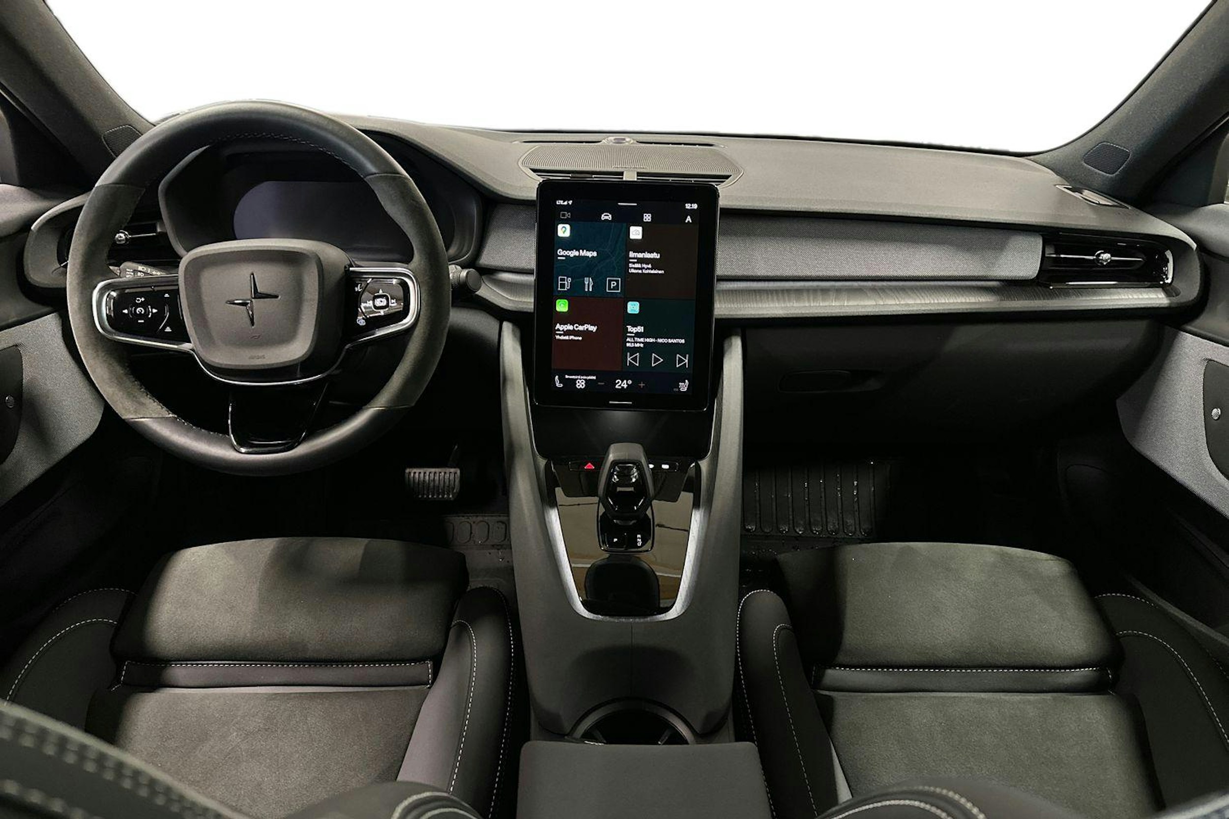 musta Polestar 2 2024 kuva 9.