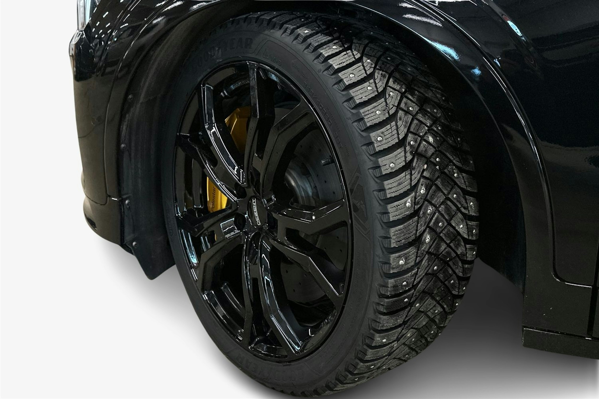 musta Polestar 2 2024 kuva 11.