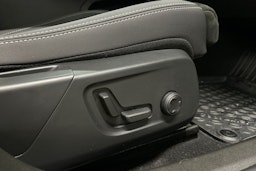 musta Polestar 2 2024 kuva 14.