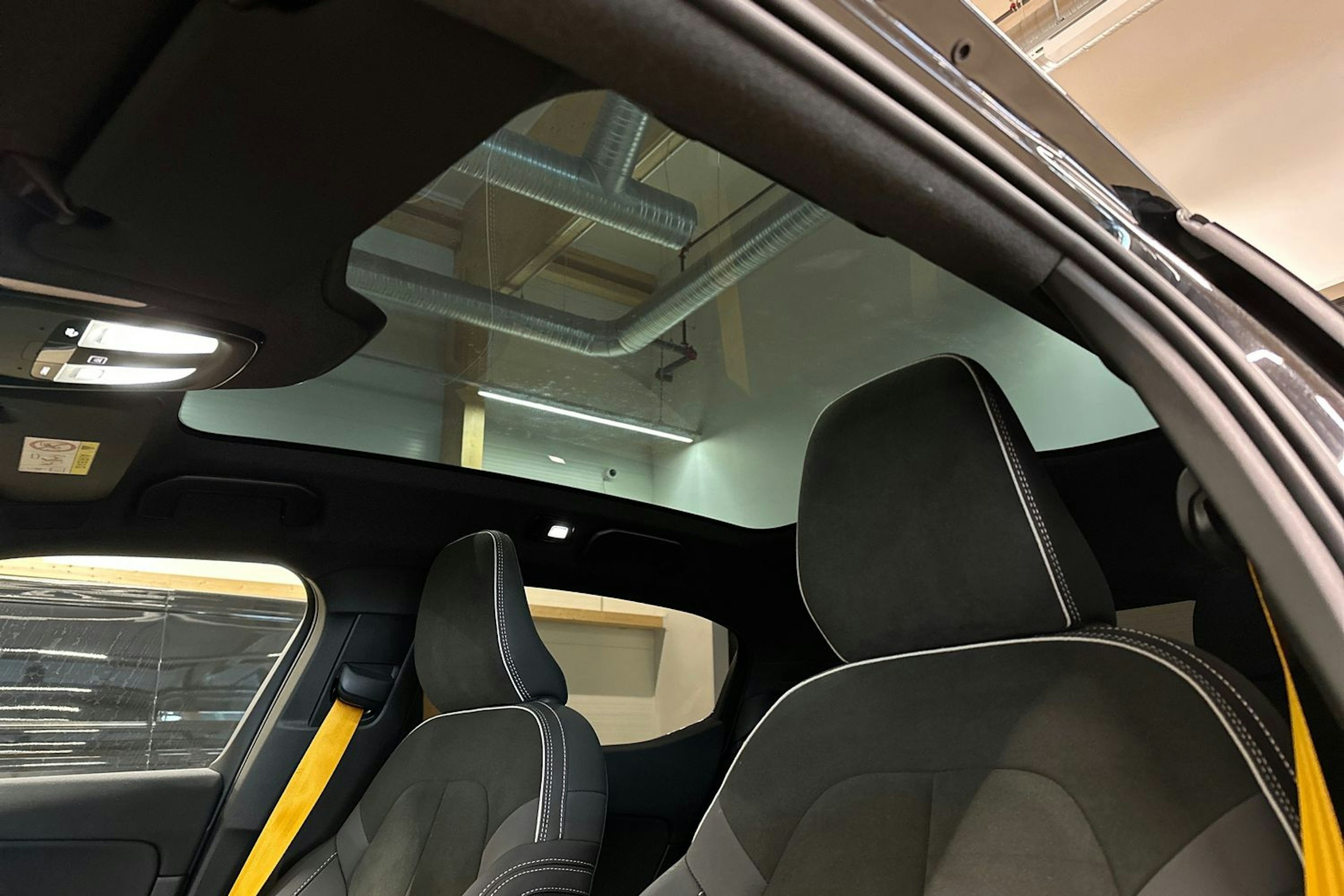 musta Polestar 2 2024 kuva 17.