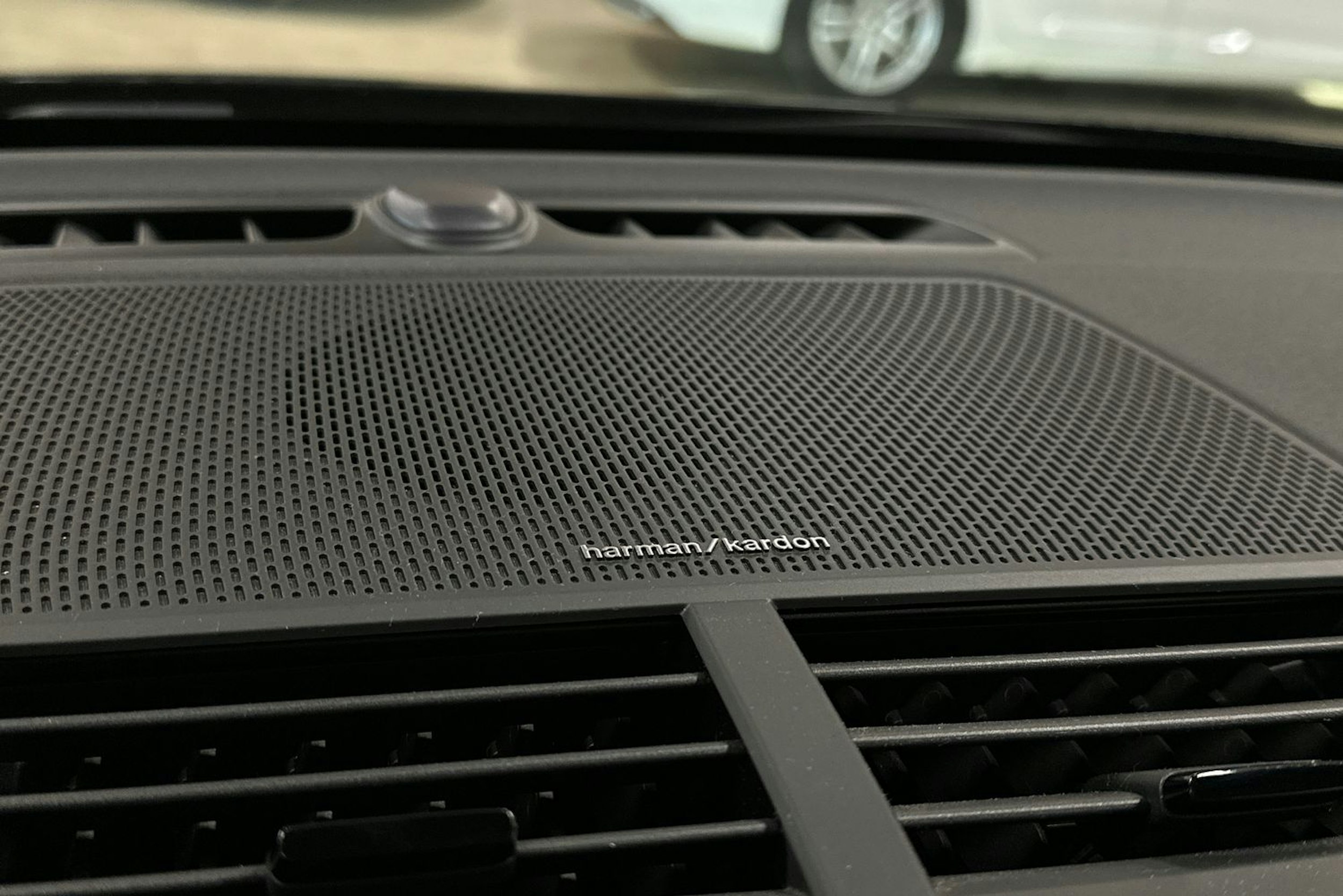 musta Polestar 2 2024 kuva 18.