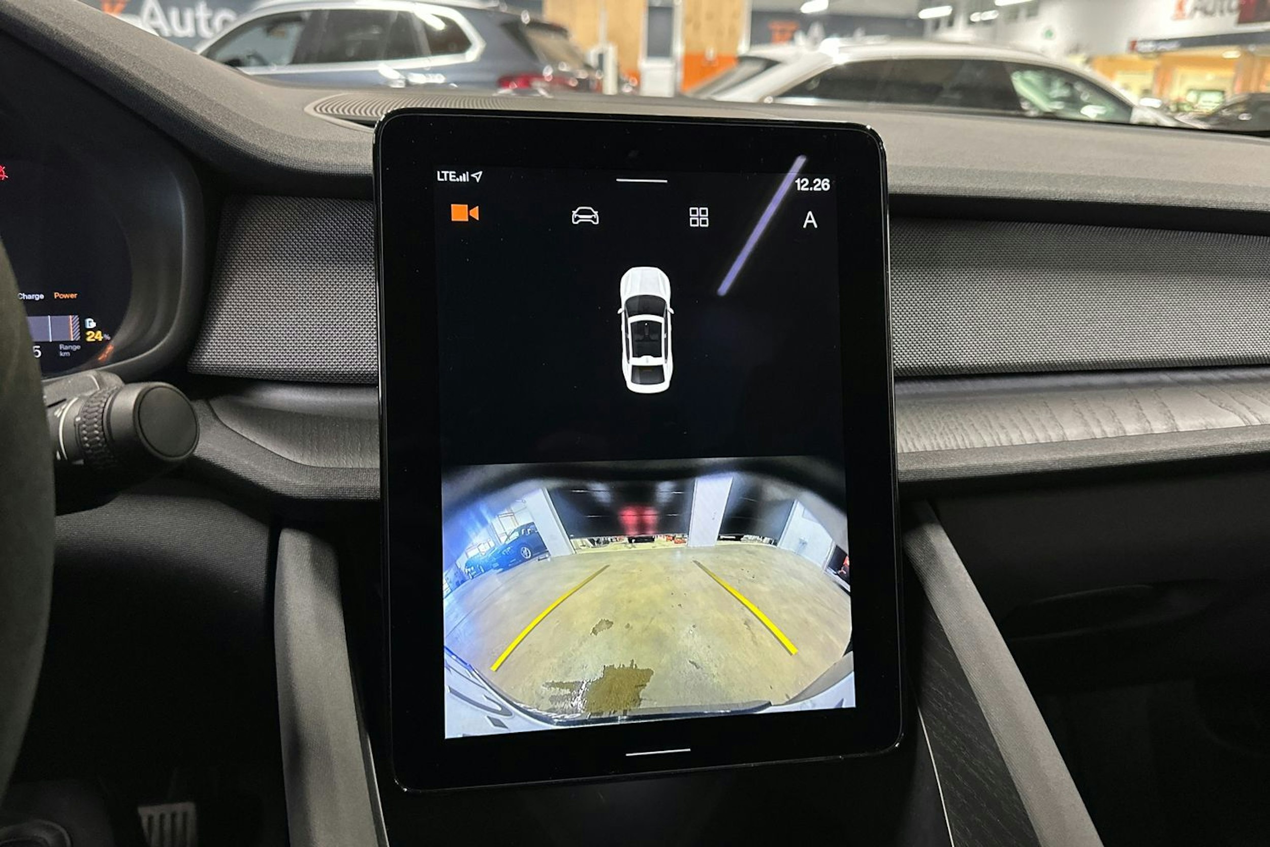 musta Polestar 2 2024 kuva 22.