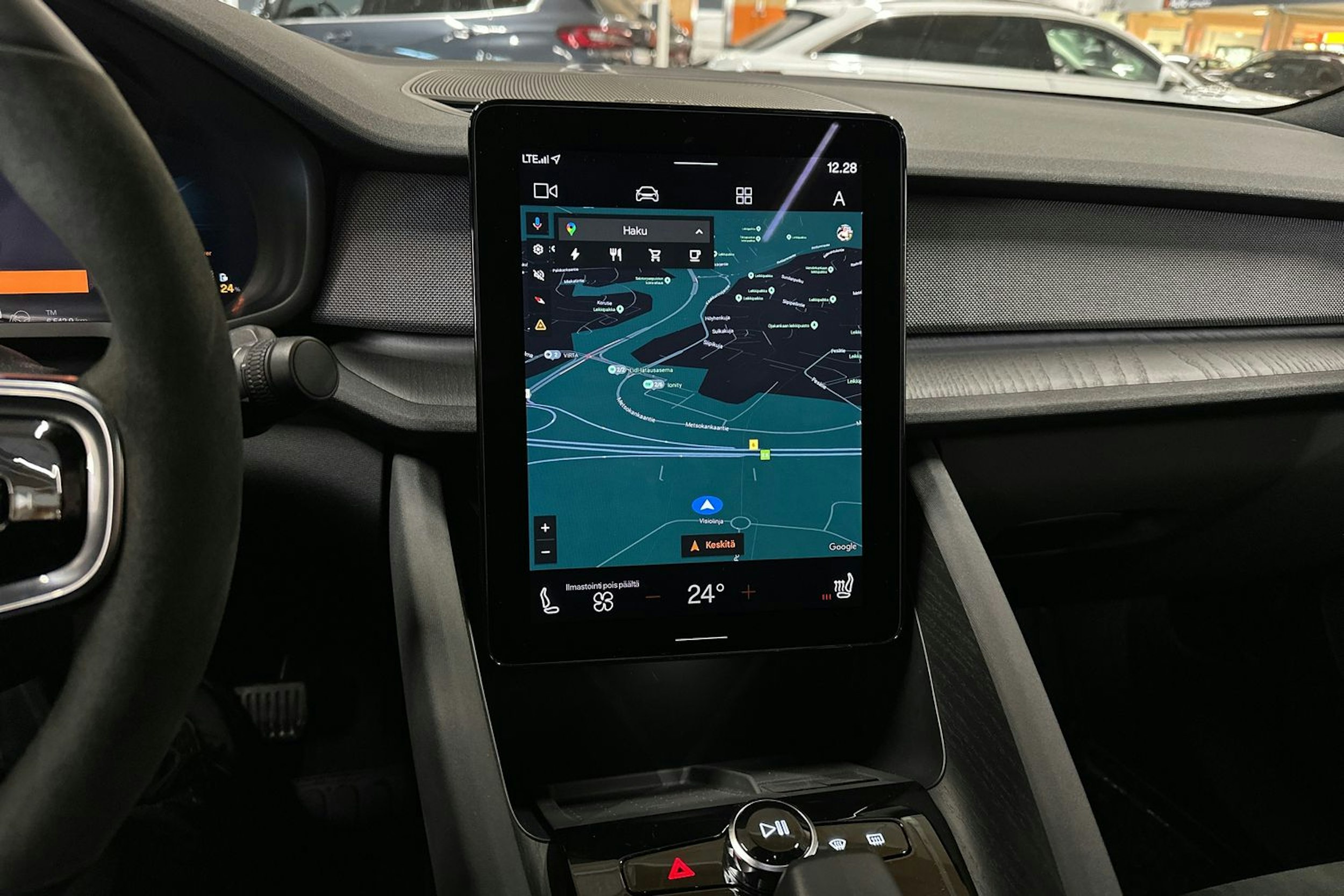 musta Polestar 2 2024 kuva 25.