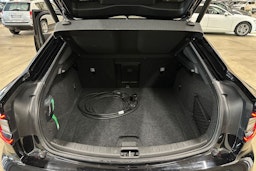 musta Polestar 2 2024 kuva 34.