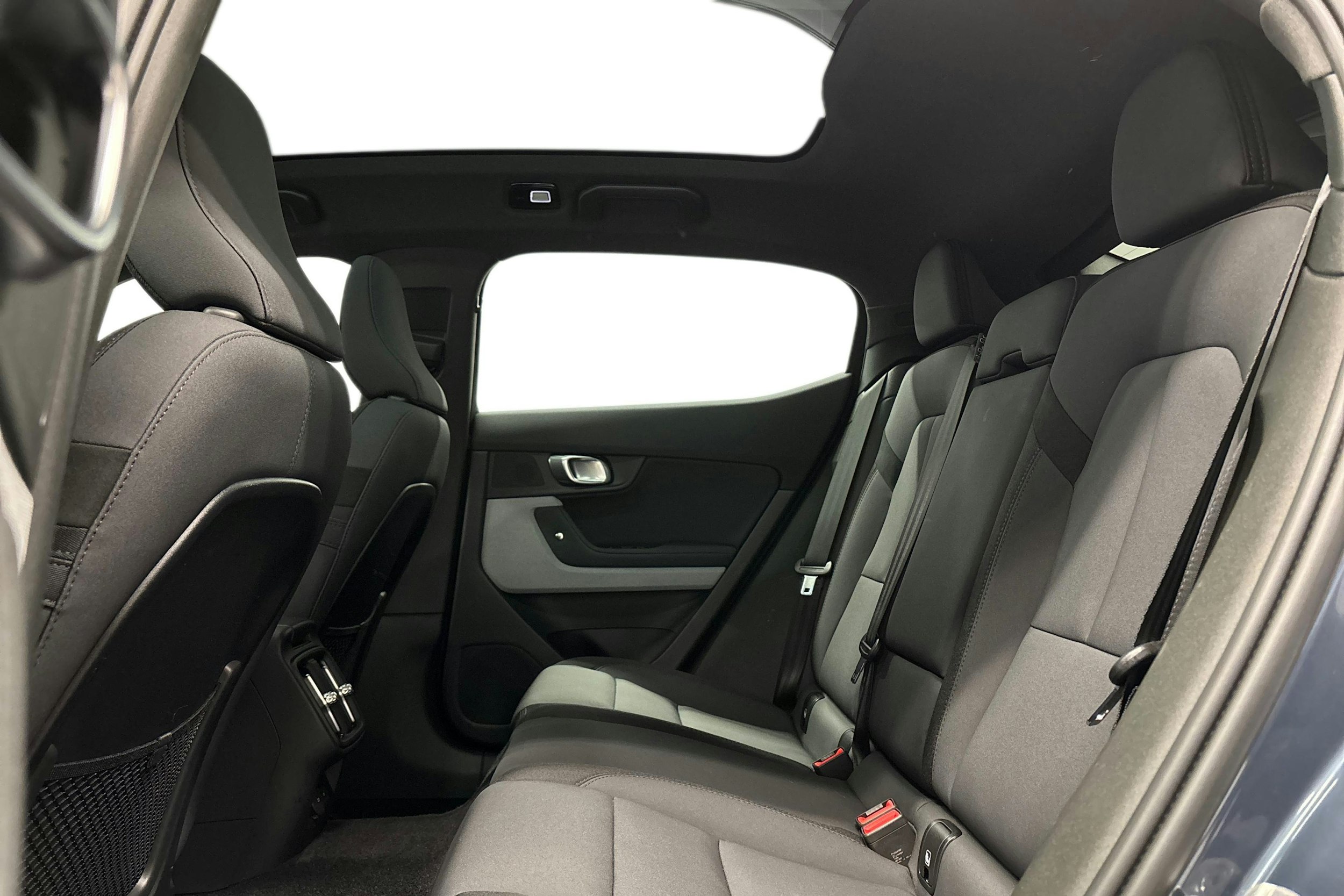 sininen Polestar 2 2024 kuva 10.