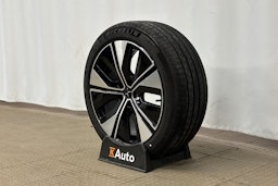 sininen Polestar 2 2024 kuva 13.