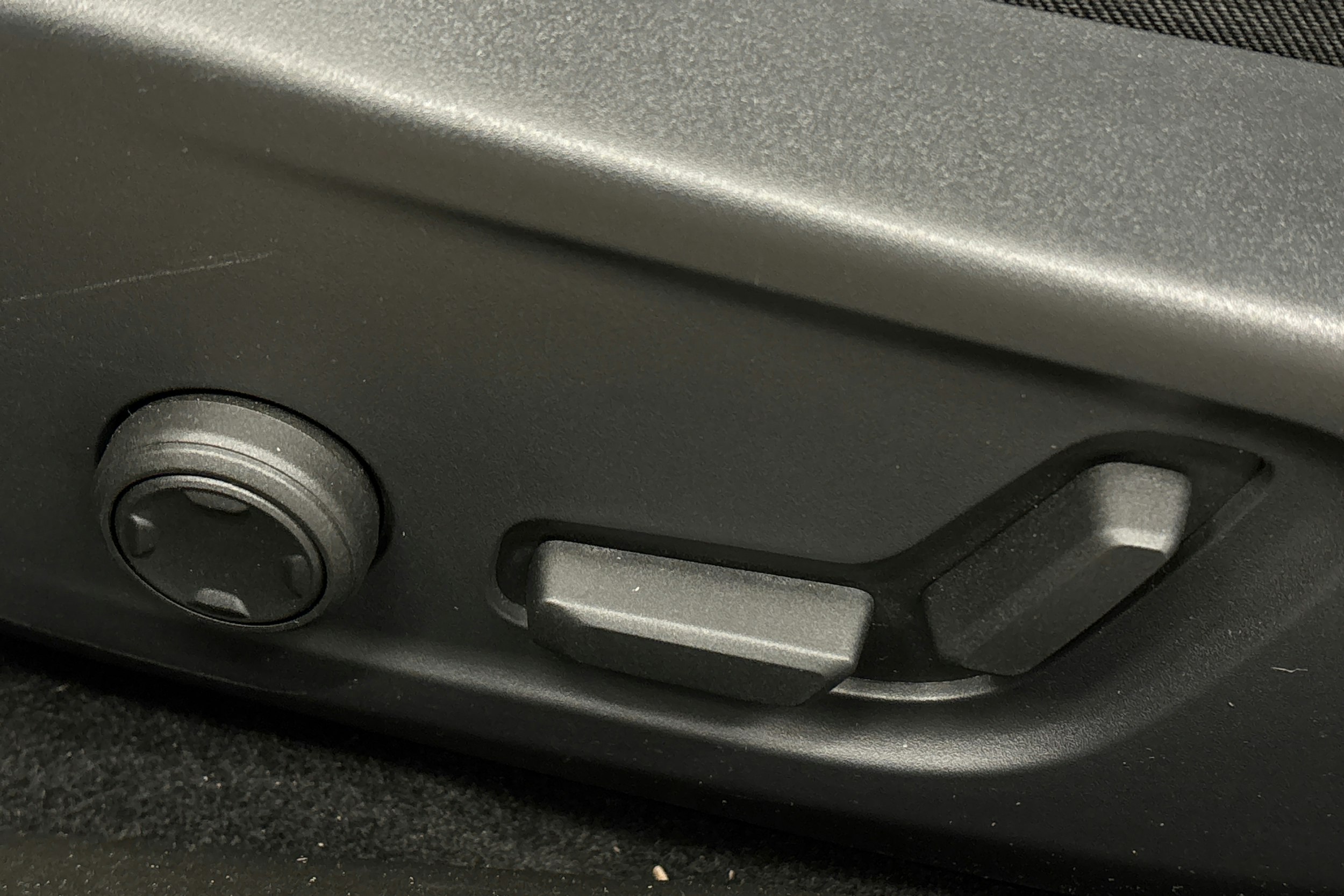 sininen Polestar 2 2024 kuva 18.