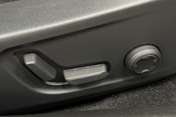 sininen Polestar 2 2024 kuva 20.