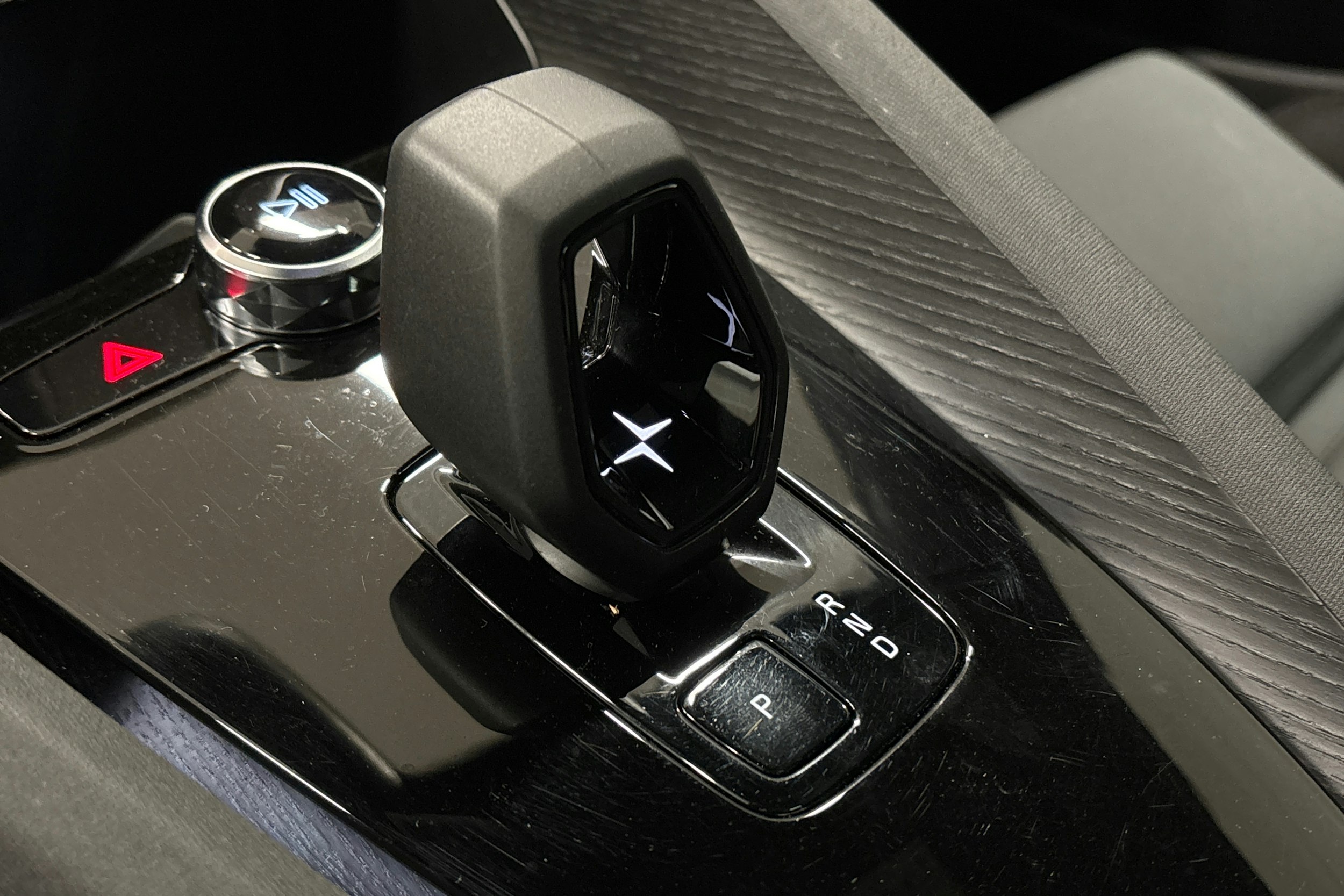 sininen Polestar 2 2024 kuva 31.