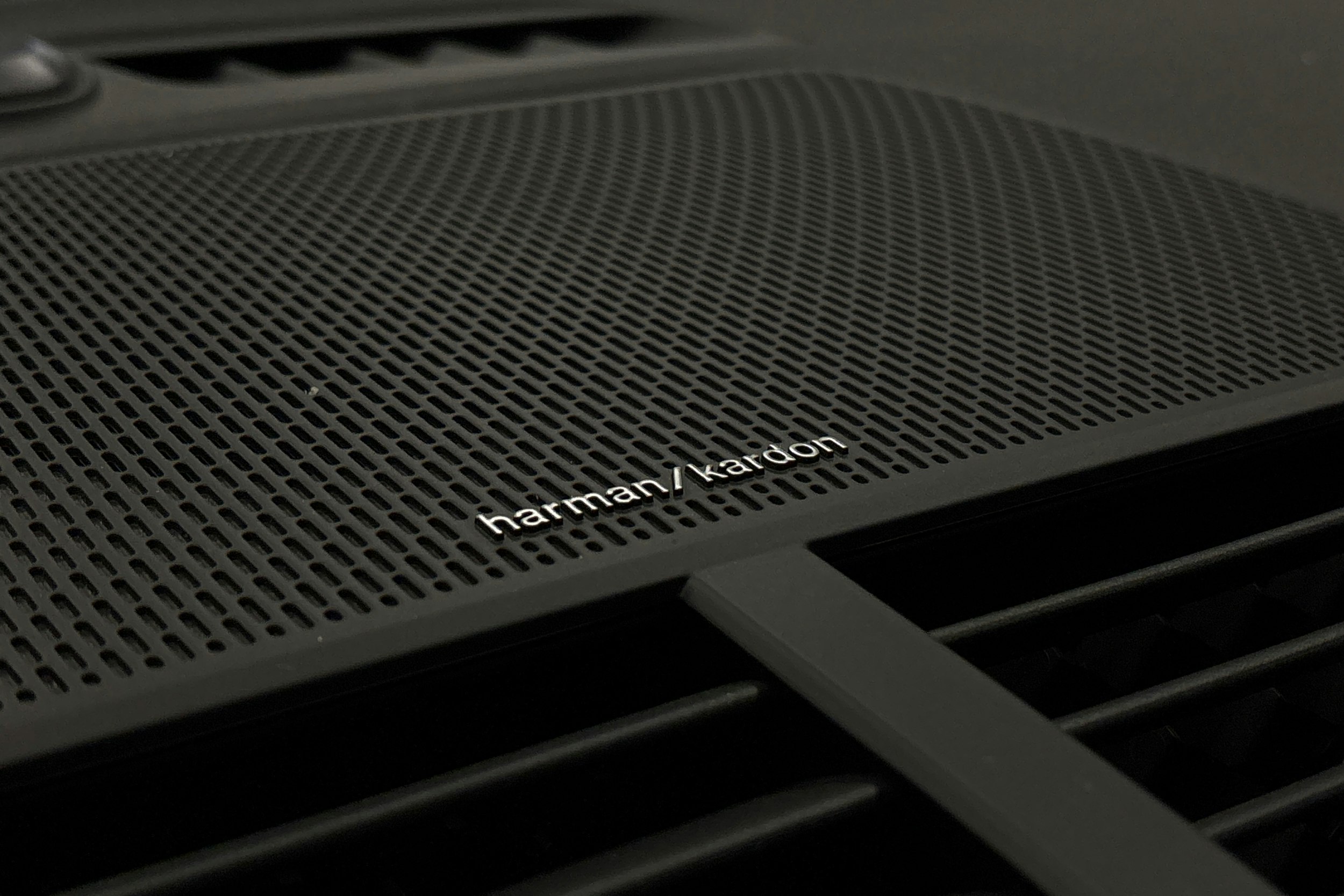 sininen Polestar 2 2024 kuva 32.