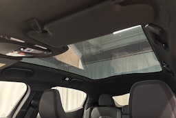 sininen Polestar 2 2024 kuva 33.