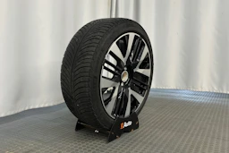 harmaa Polestar 2 2024 kuva 10.
