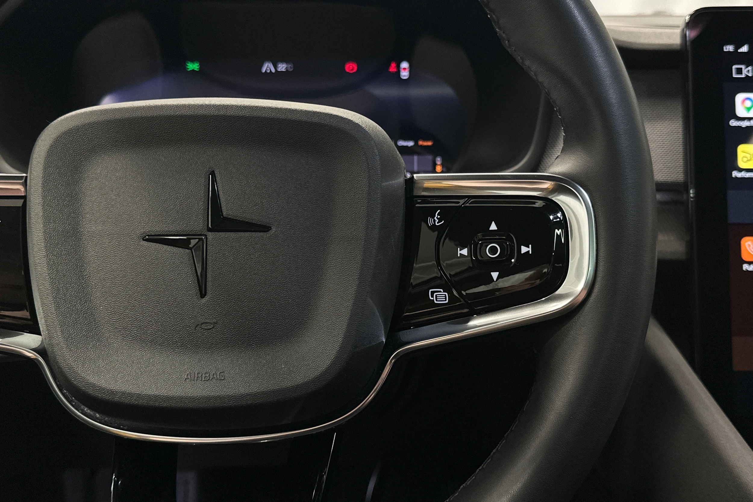 harmaa Polestar 2 2024 kuva 12.