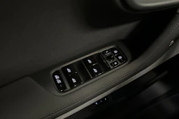 harmaa Polestar 2 2024 kuva 14.