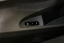 harmaa Polestar 2 2024 kuva 15.