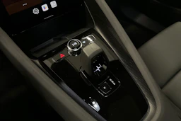 harmaa Polestar 2 2024 kuva 33.