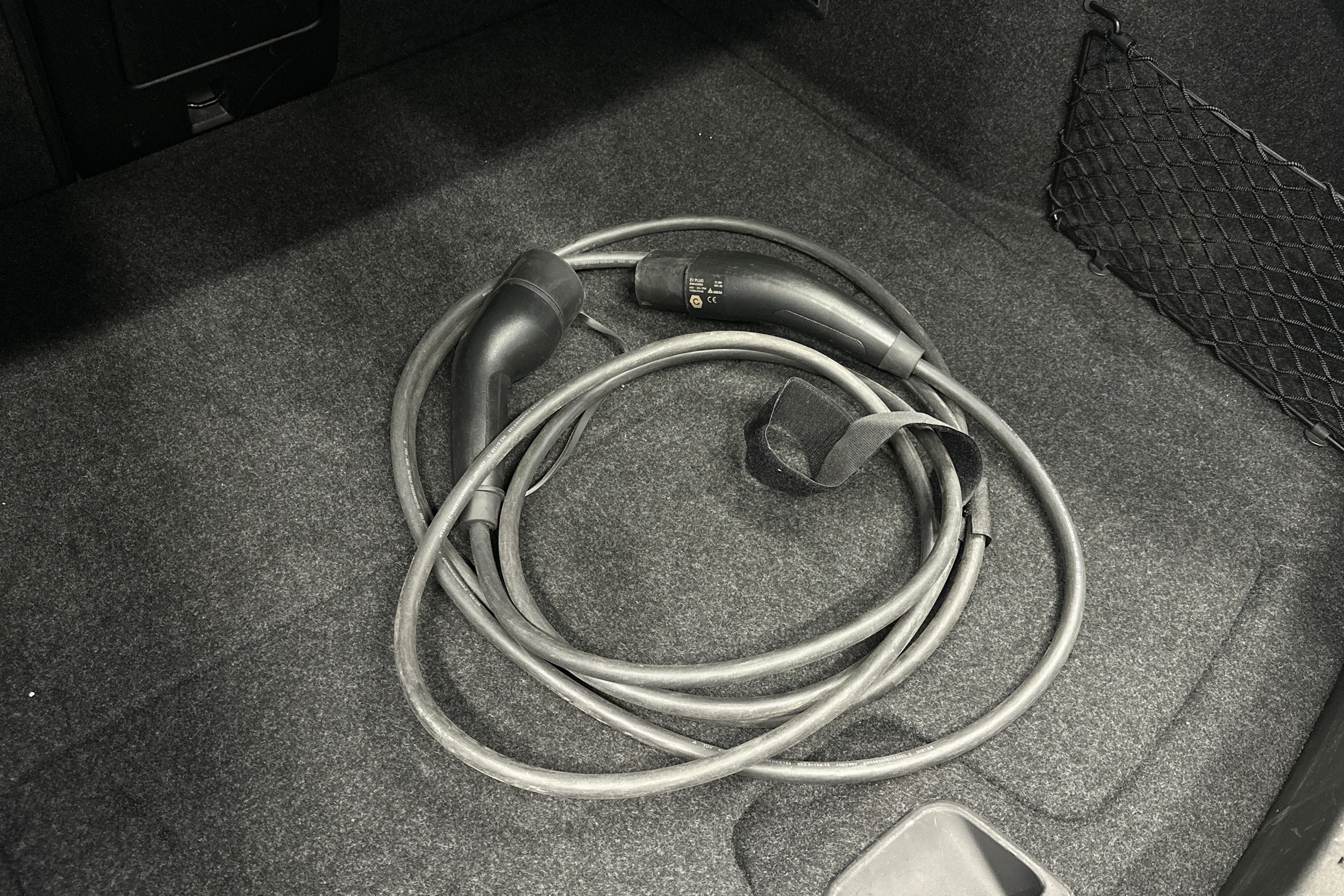 harmaa Polestar 2 2024 kuva 39.