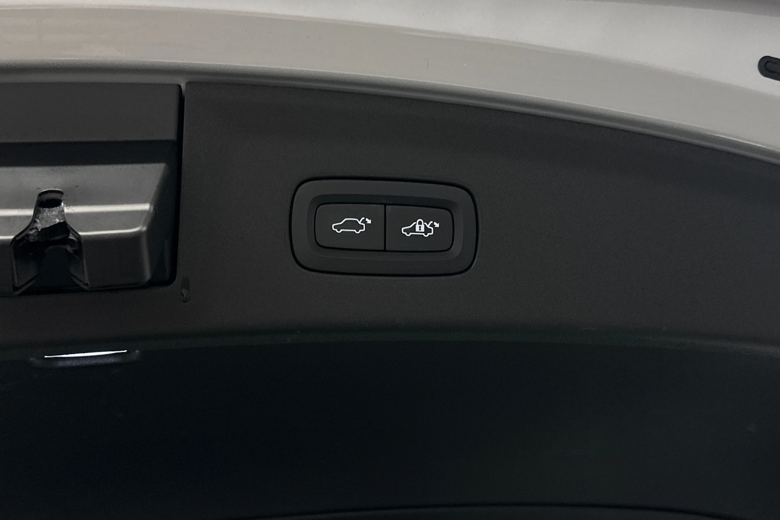 harmaa Polestar 2 2024 kuva 40.