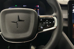 musta Polestar 2 2024 kuva 12.