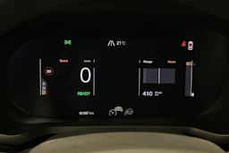 musta Polestar 2 2024 kuva 13.