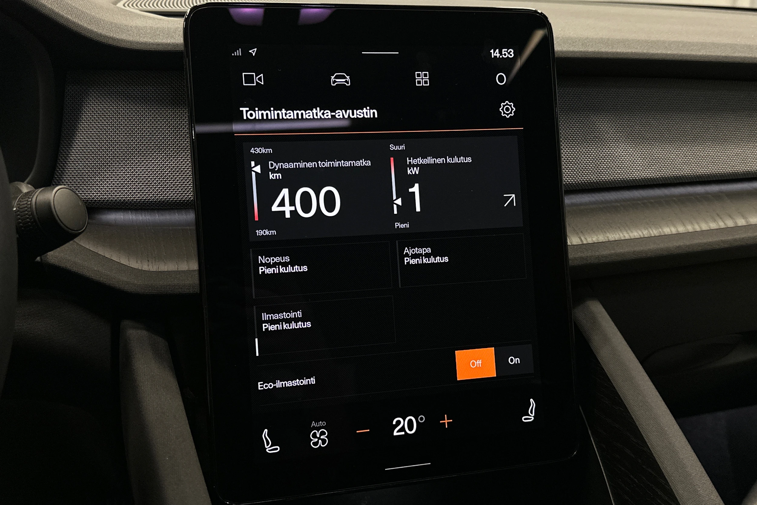 musta Polestar 2 2024 kuva 21.
