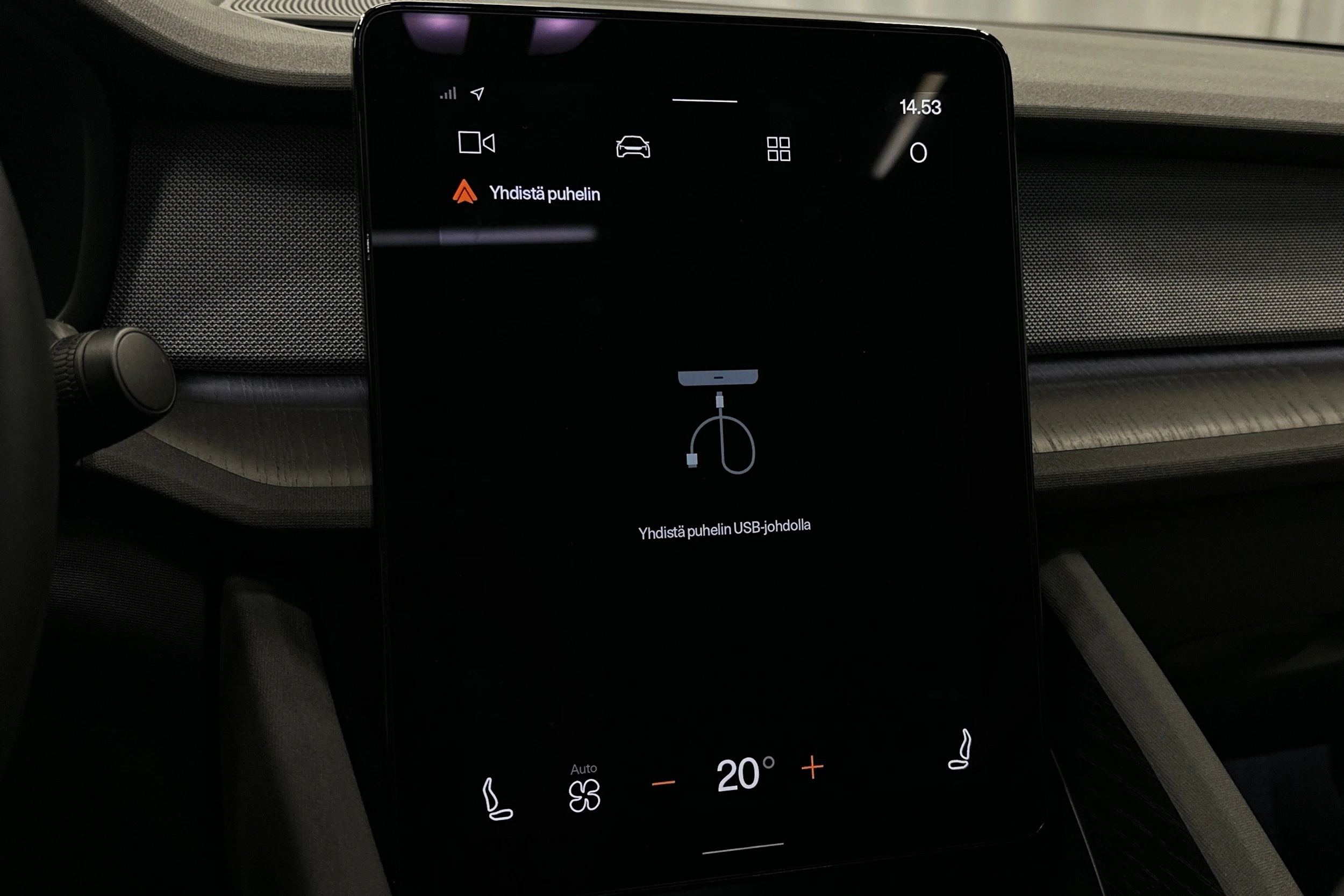 musta Polestar 2 2024 kuva 24.
