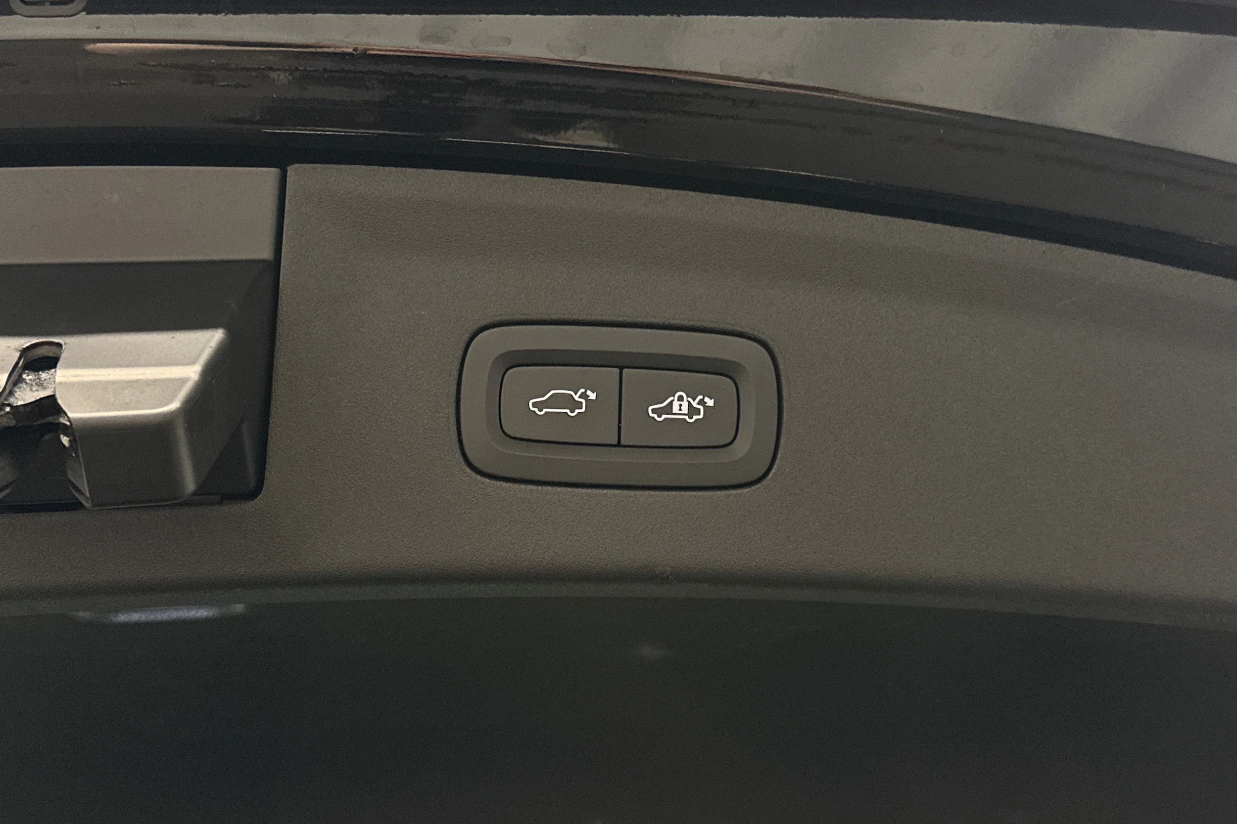 musta Polestar 2 2024 kuva 38.