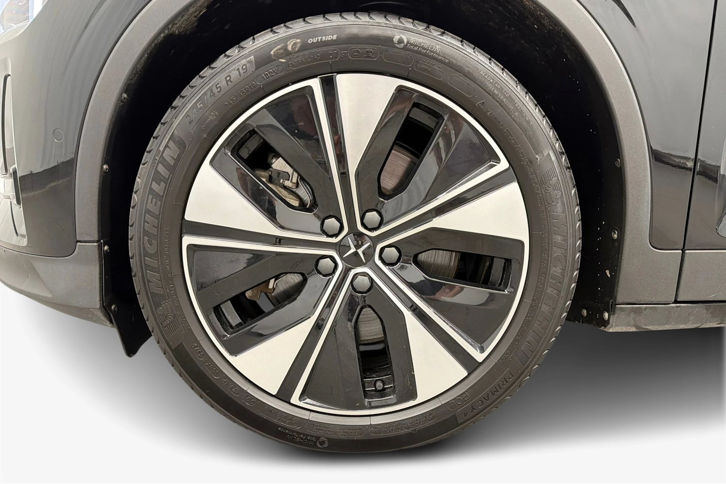 musta Polestar 2 2024 kuva 9.