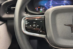 musta Polestar 2 2024 kuva 18.