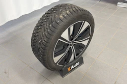 musta Polestar 2 2024 kuva 32.