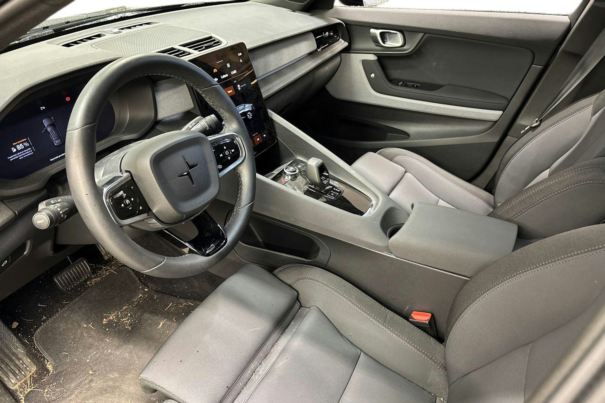 musta Polestar 2 2024 kuva 3.