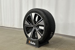 musta Polestar 2 2024 kuva 13.