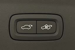 musta Polestar 2 2024 kuva 15.