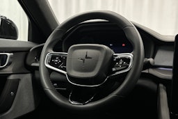 musta Polestar 2 2024 kuva 21.