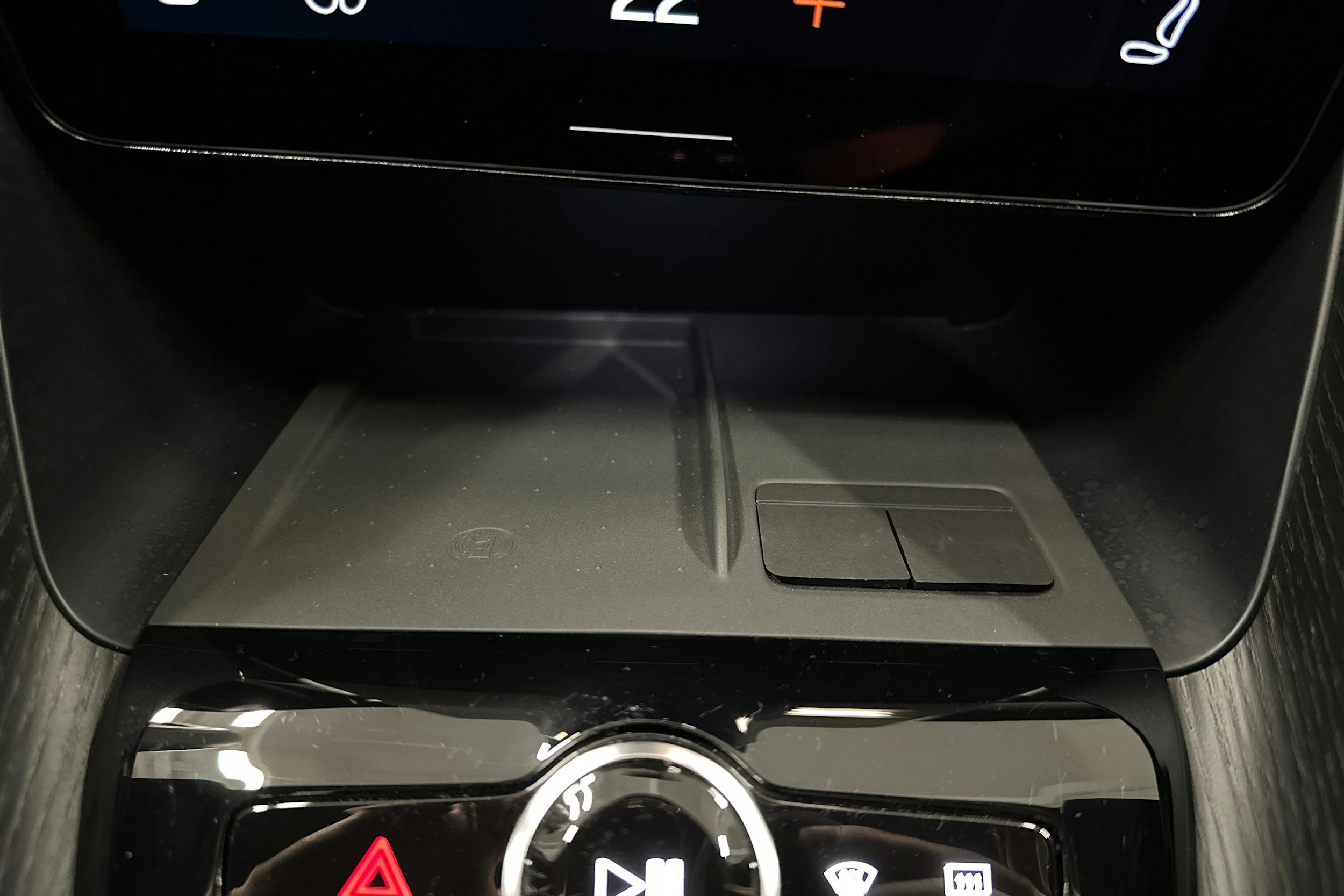 musta Polestar 2 2024 kuva 32.