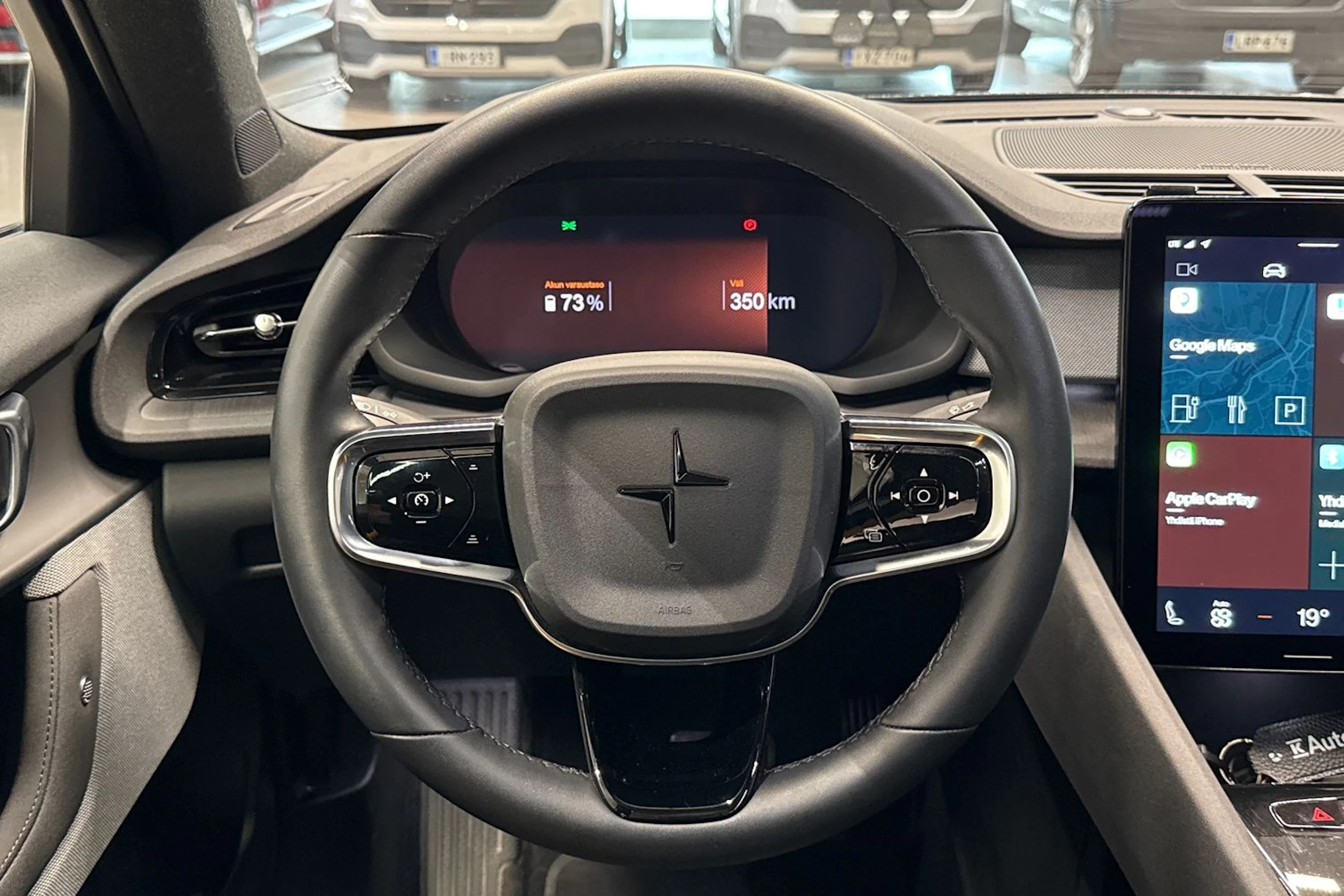 musta Polestar 2 2024 kuva 15.