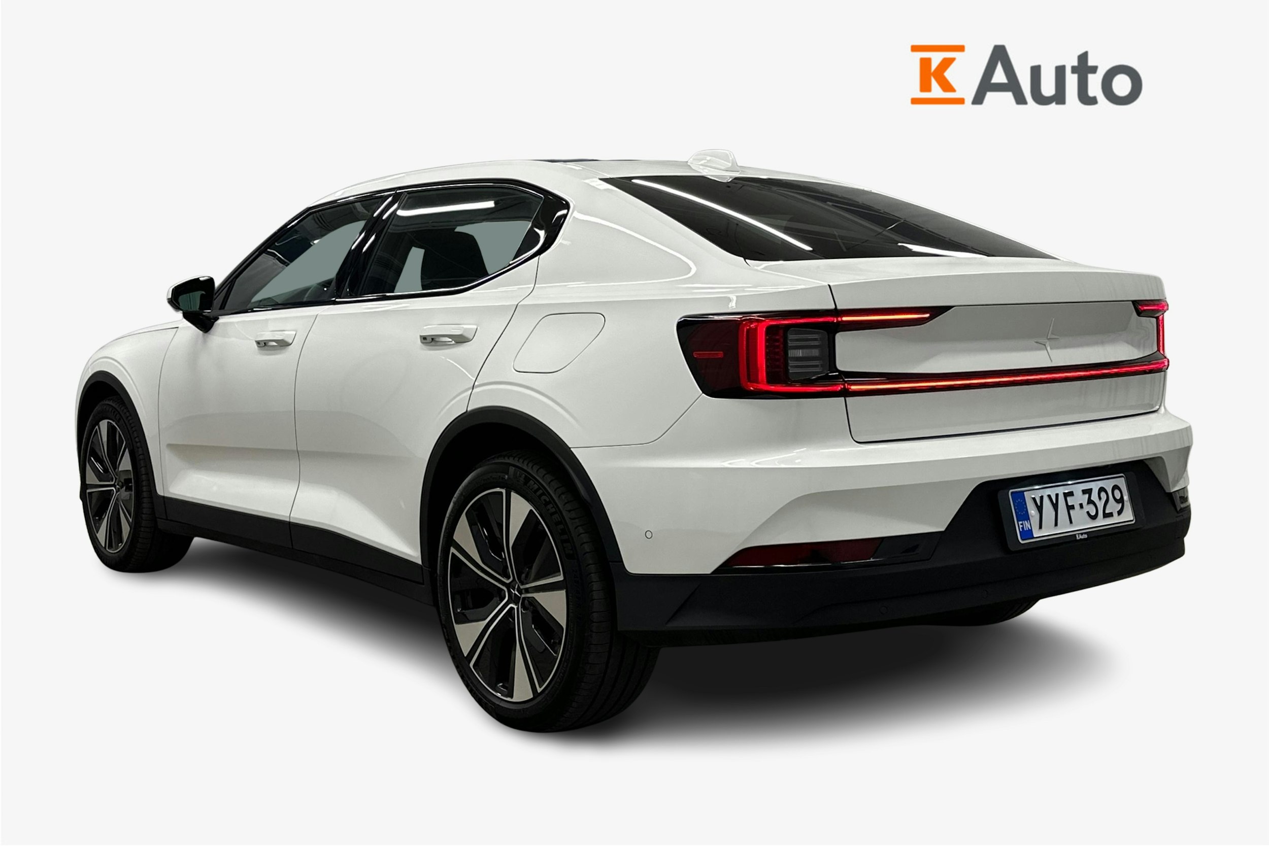 valkoinen Polestar 2 2024 kuva 2.