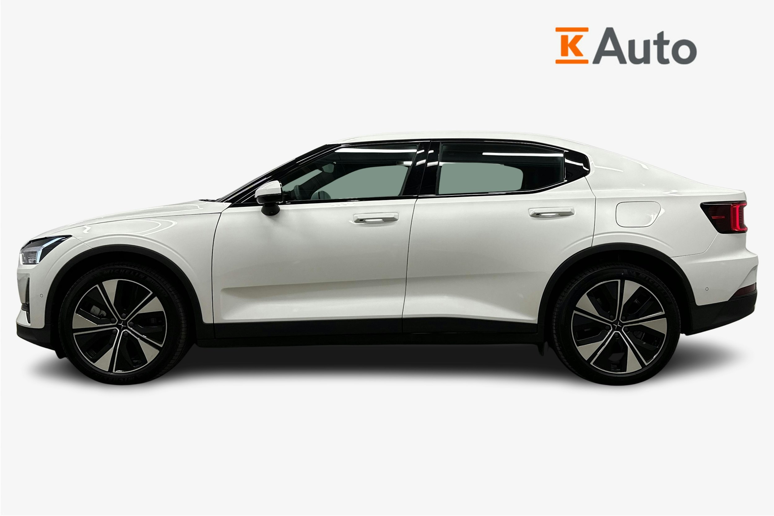 valkoinen Polestar 2 2024 kuva 5.