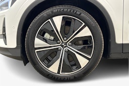 valkoinen Polestar 2 2024 kuva 9.