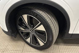 valkoinen Polestar 2 2024 kuva 10.
