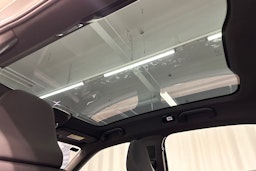 valkoinen Polestar 2 2024 kuva 13.