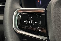 valkoinen Polestar 2 2024 kuva 18.